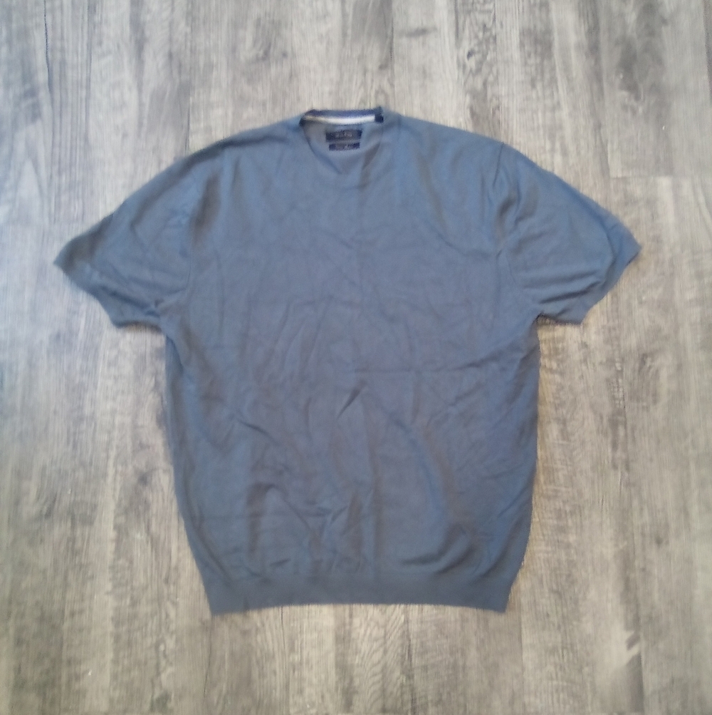 Men's Classic Crewneck Sweater in Gray